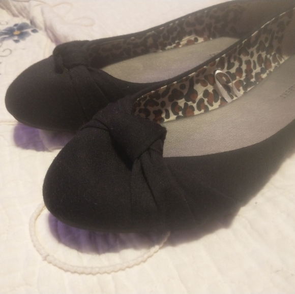 Charles Albert brand, black flats, size 9 - Picture 5 of 5